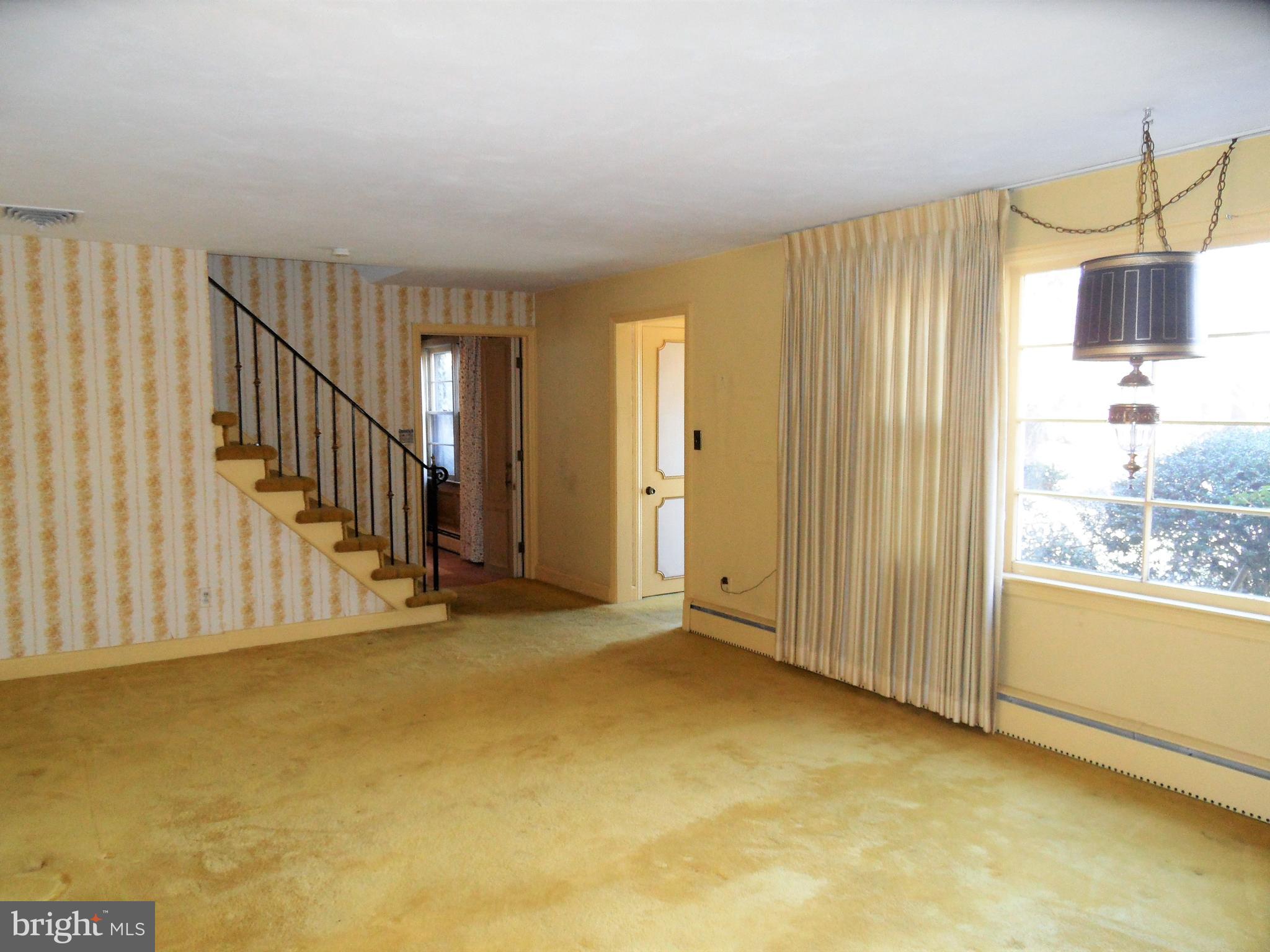 2 Radcliffe Road Yardley, PA 19067 - Photo 6 of 42 Living Room