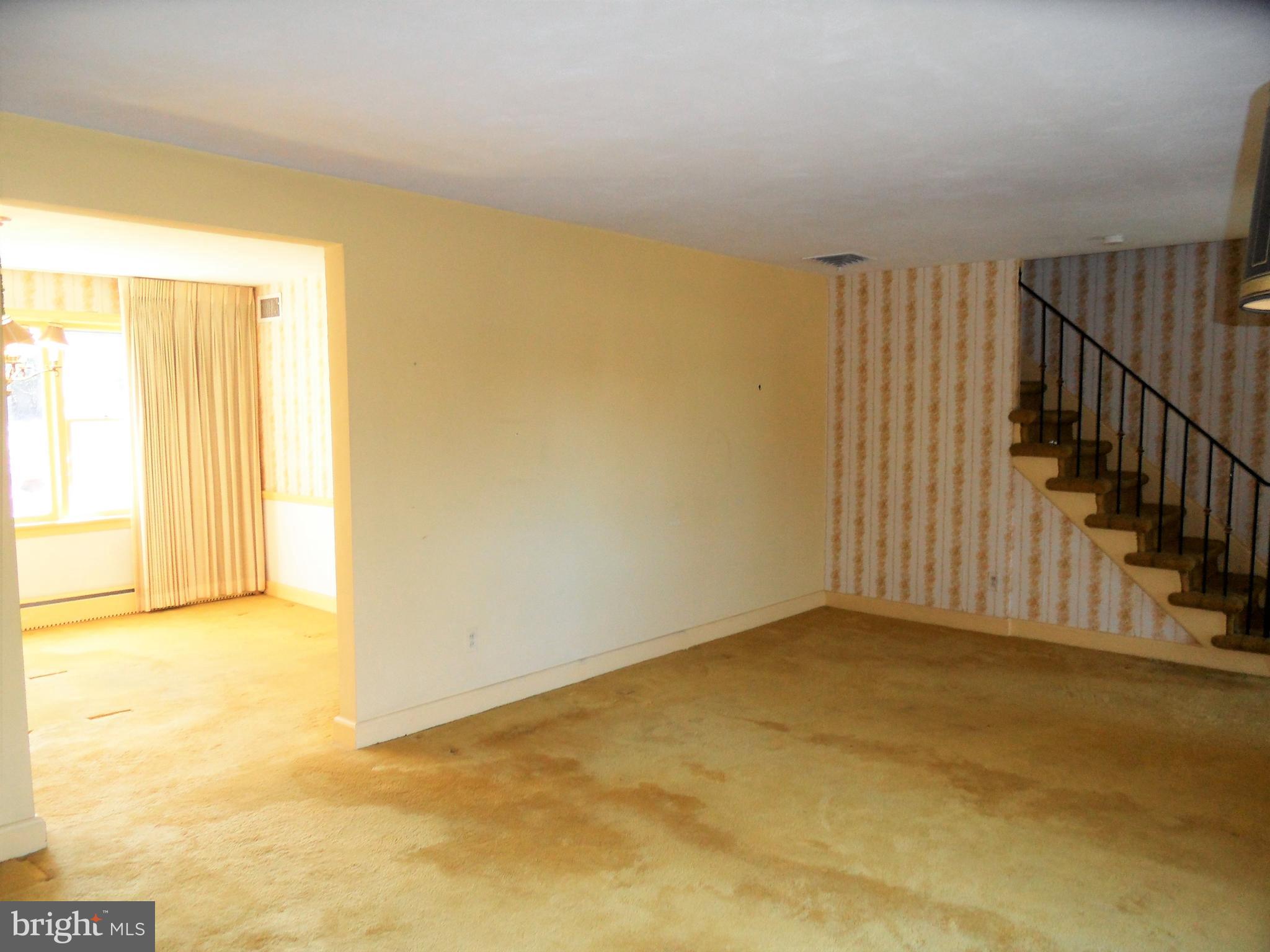 2 Radcliffe Road Yardley, PA 19067 - Photo 7 of 42 Living Room