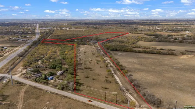 $475,000 | 155 County Road 6712, Natalia, TX 78059