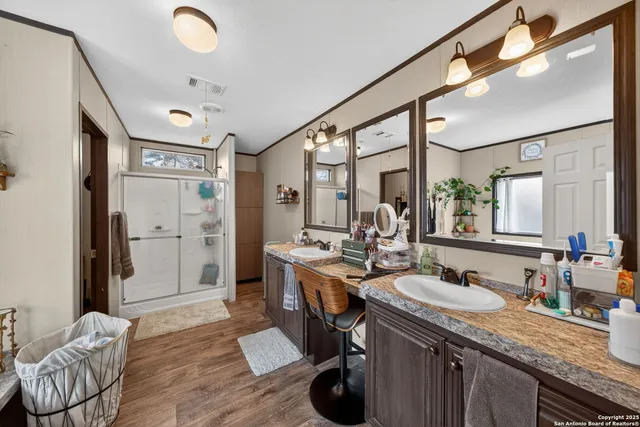 $475,000 | 155 County Road 6712, Natalia, TX 78059