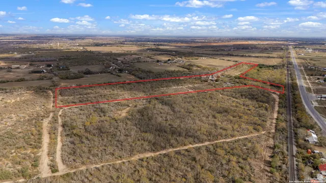 $475,000 | 155 County Road 6712, Natalia, TX 78059