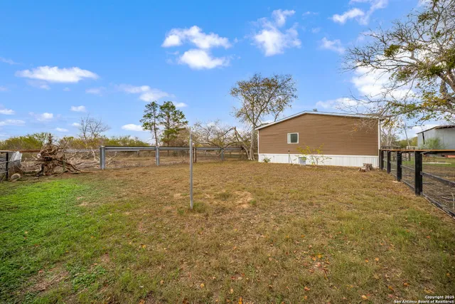 $475,000 | 155 County Road 6712, Natalia, TX 78059