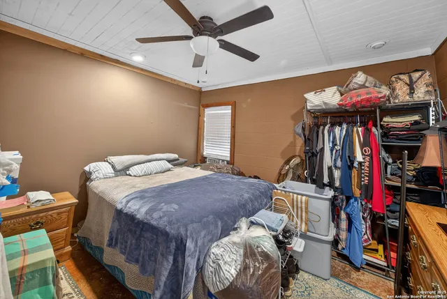 $475,000 | 155 County Road 6712, Natalia, TX 78059