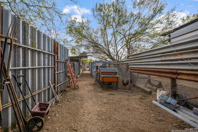 $475,000 | 155 County Road 6712, Natalia, TX 78059