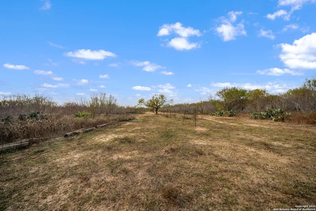 $475,000 | 155 County Road 6712, Natalia, TX 78059