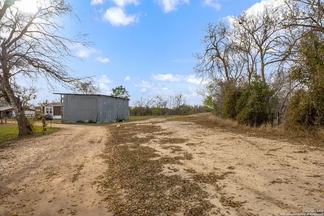 $475,000 | 155 County Road 6712, Natalia, TX 78059