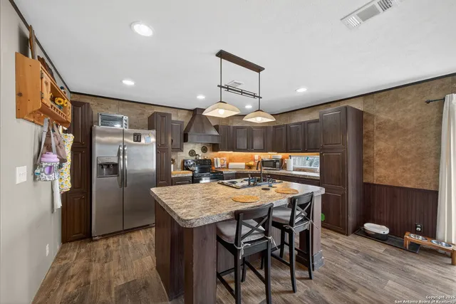 $475,000 | 155 County Road 6712, Natalia, TX 78059