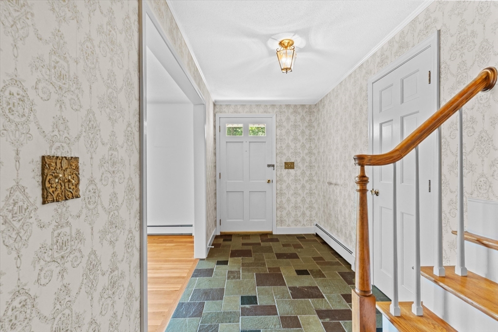 8 Fulton Road Andover, MA 01810 - Photo 10 of 33 Gallery Image 10