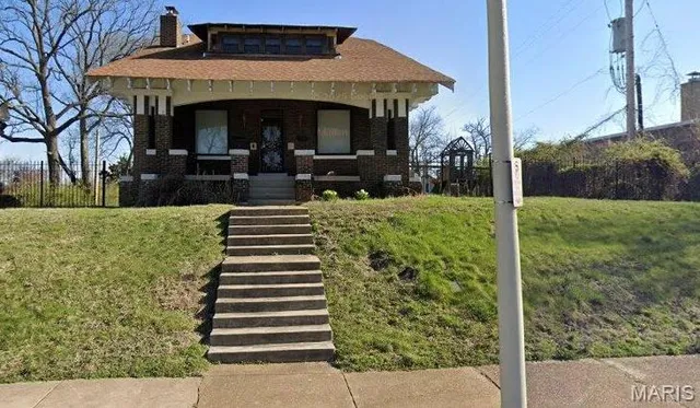 $135,900 | 5923 Ridge Avenue, St. Louis, MO 63112