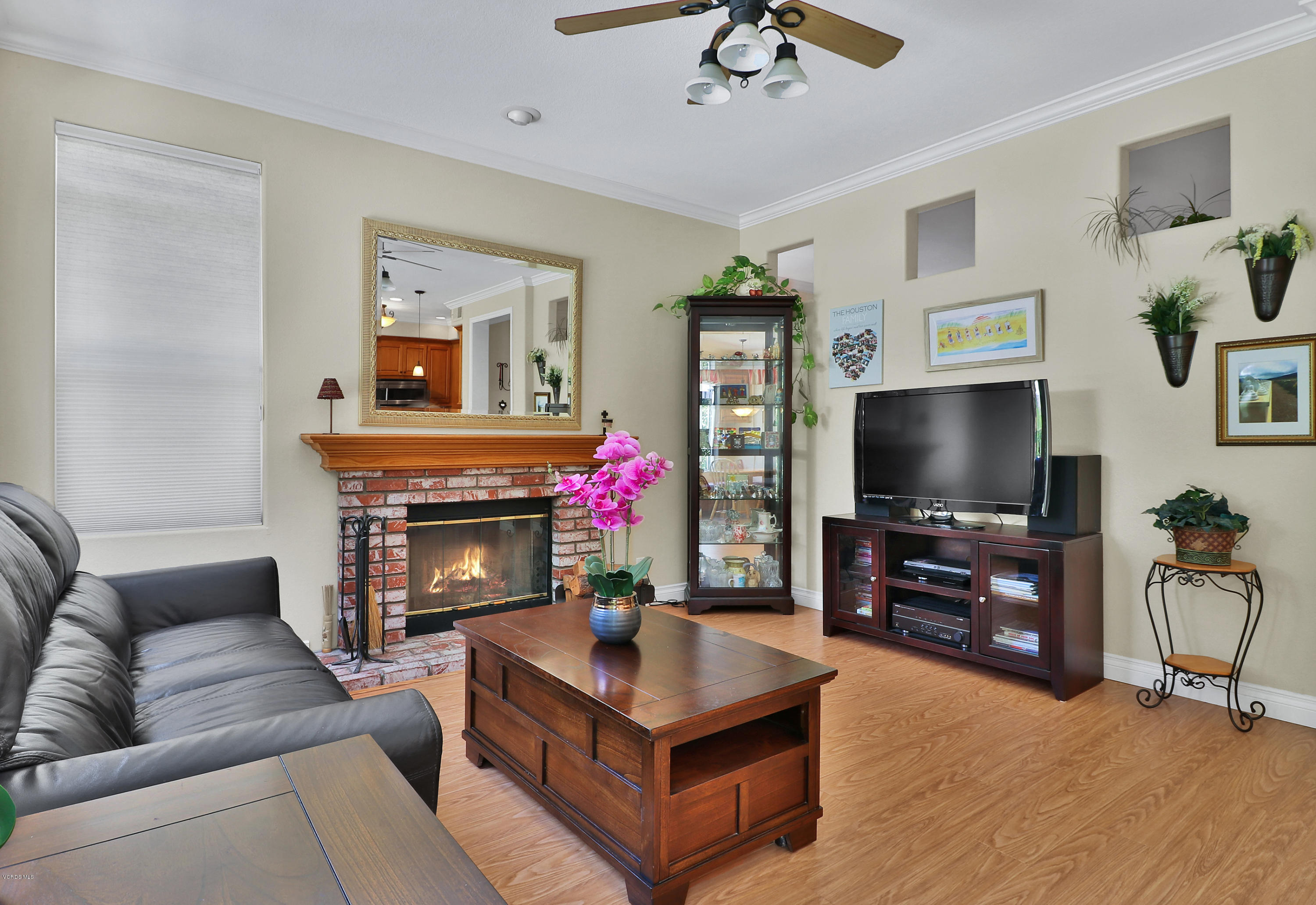 11161 Shadyridge Road Moorpark, CA 93021 - Photo 11 of 26 011_Relaxing Family Room