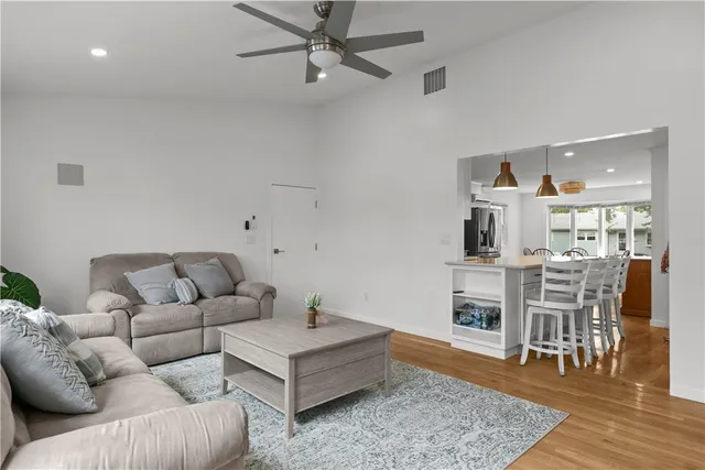 $3,300 | 12 Granada Terrace, Middletown, RI 02842