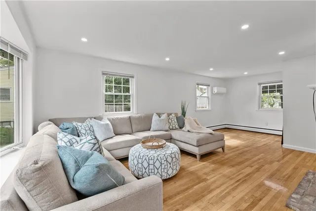 $3,300 | 12 Granada Terrace, Middletown, RI 02842