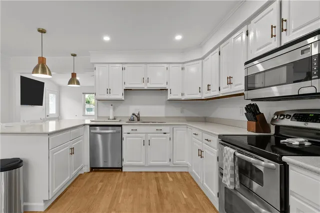 $3,300 | 12 Granada Terrace, Middletown, RI 02842