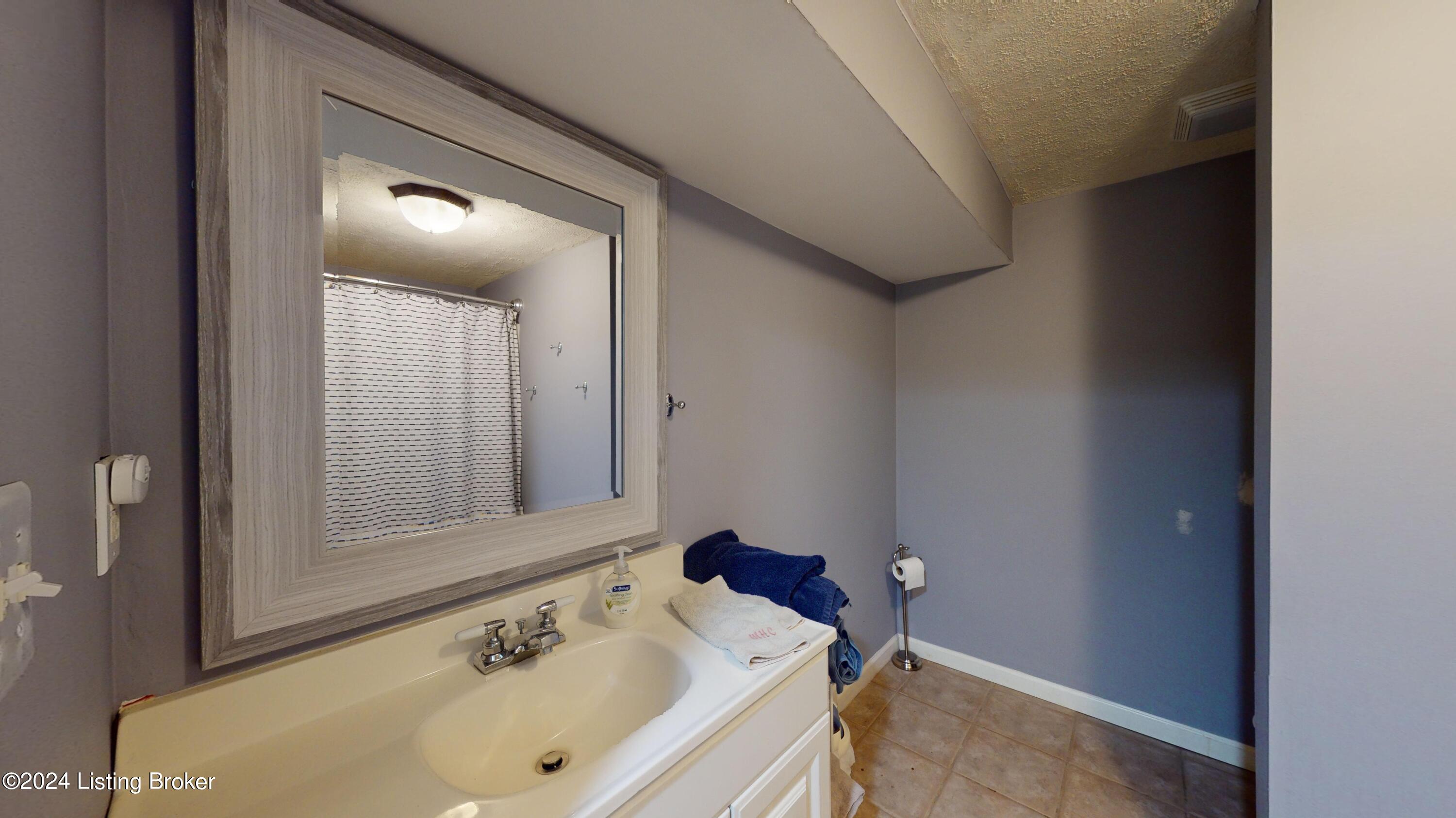 6714 Copperfield Road Louisville, KY 40207 - Photo 33 of 47 6714-Copperfield-Rd-06272024_095504
