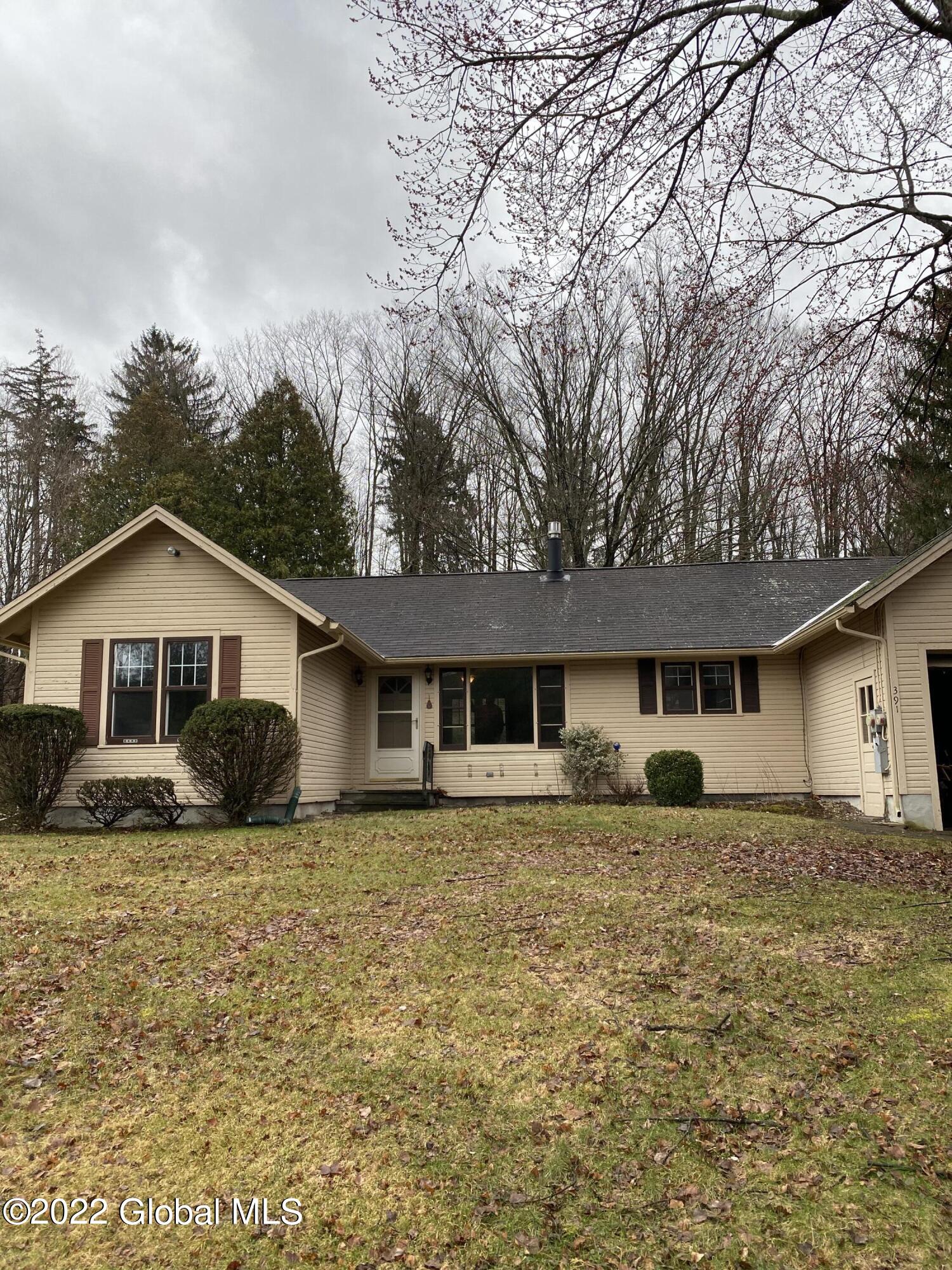 391 Carrolls Grove Road Brunswick, NY 12180 - Photo 2 of 32 384696EC-80AD-427F-A8C5-FC482AB86CF3