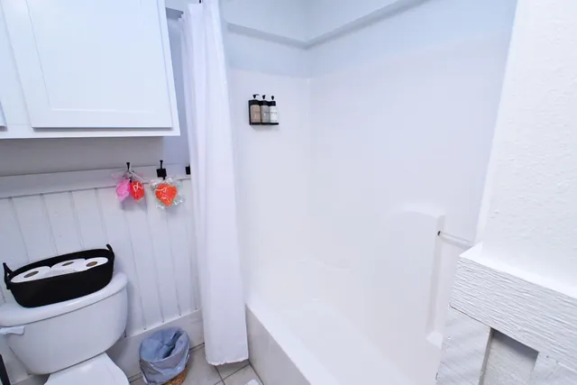 a view of a pathway of a building