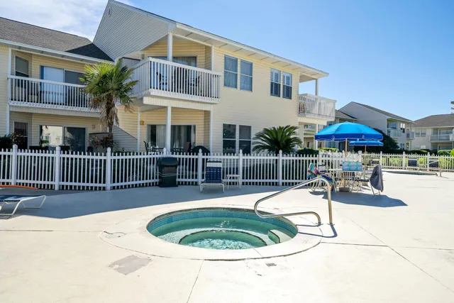 $689,000 | 775 Gulf Shore Drive, Unit 33, Destin, FL 32541