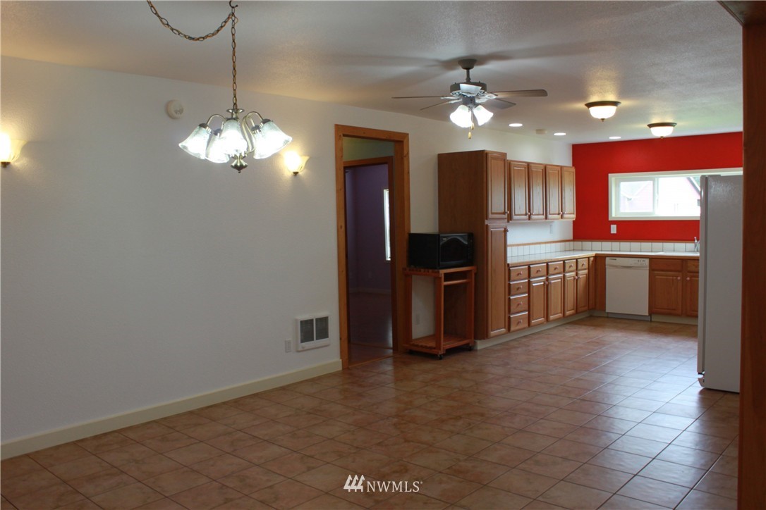 3202 Ohio Street Longview, WA 98632 - Photo 7 of 25 Gallery Image 7