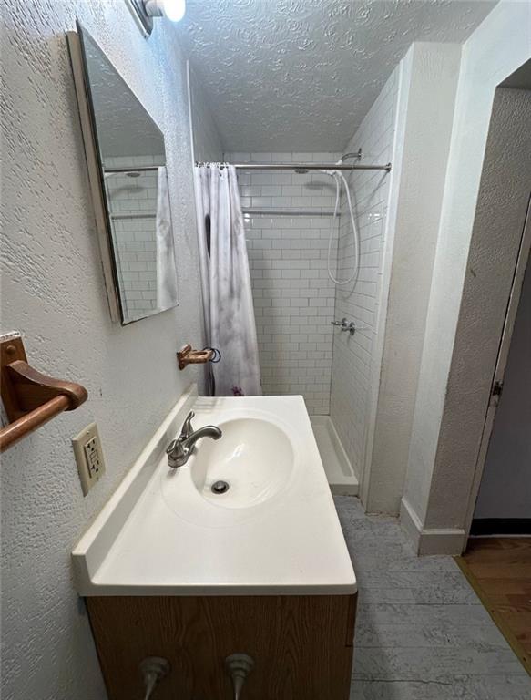 212 5th Street Avonmore, PA 15618 - Photo 18 of 20 a bathroom with a sink and mirror