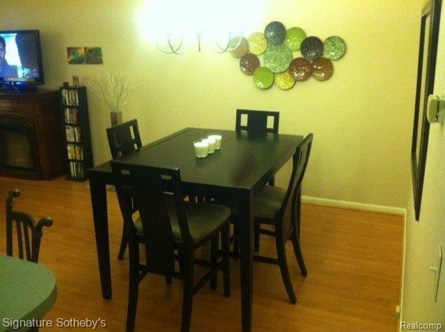 20281 Rodeo Court, Unit 58 Southfield, MI 48075 - Photo 4 of 8 Dining Area.JPG