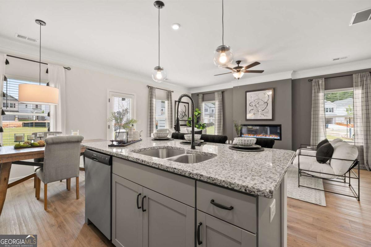 828 Crescent Drive, Unit 62 Riverdale, GA 30274 - Photo 10 of 37