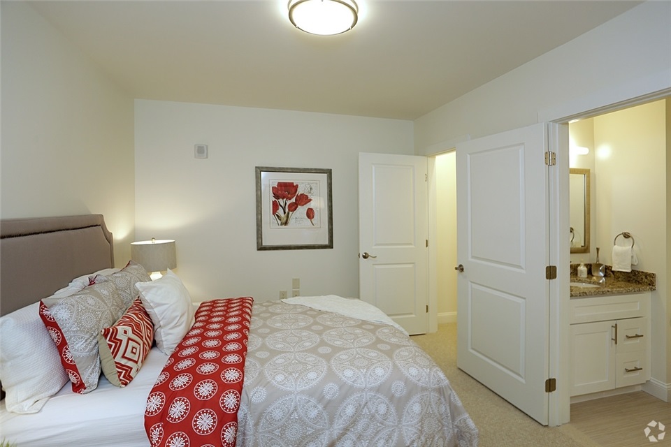 875 Elm Street, Unit 404 Manchester, NH 03101 - Photo 14 of 40