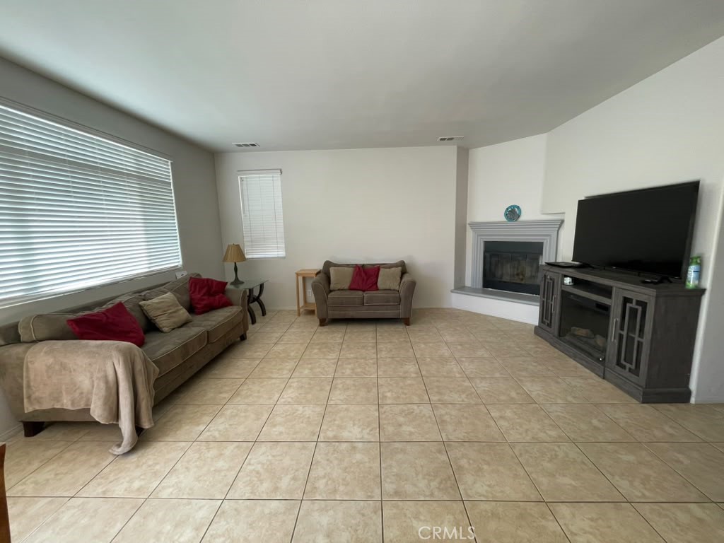 3888 Strand Way Perris, CA 92571 - Photo 4 of 14