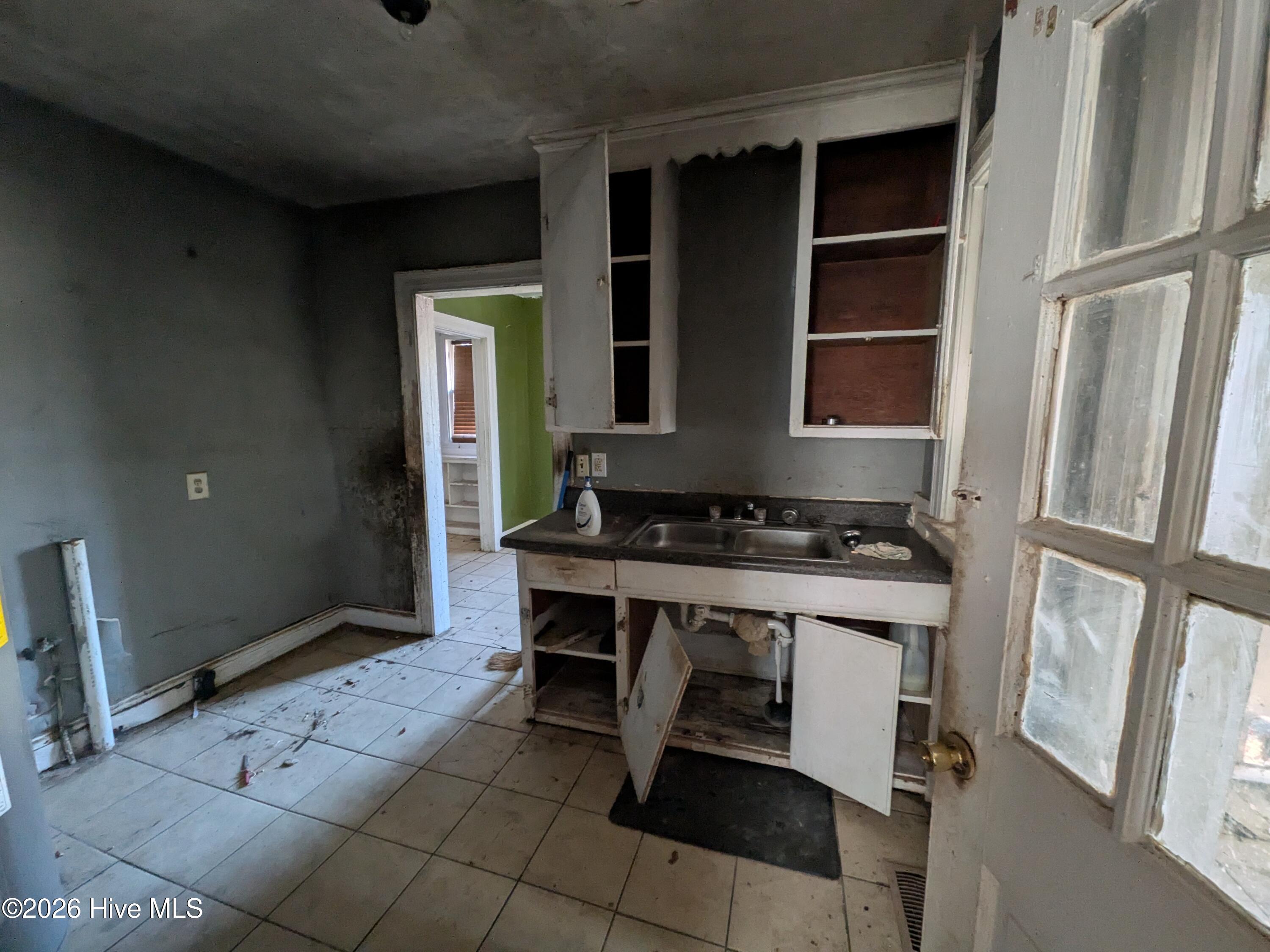 809 Briggs Street South Wilson, NC 27893 - Photo 4 of 15 4