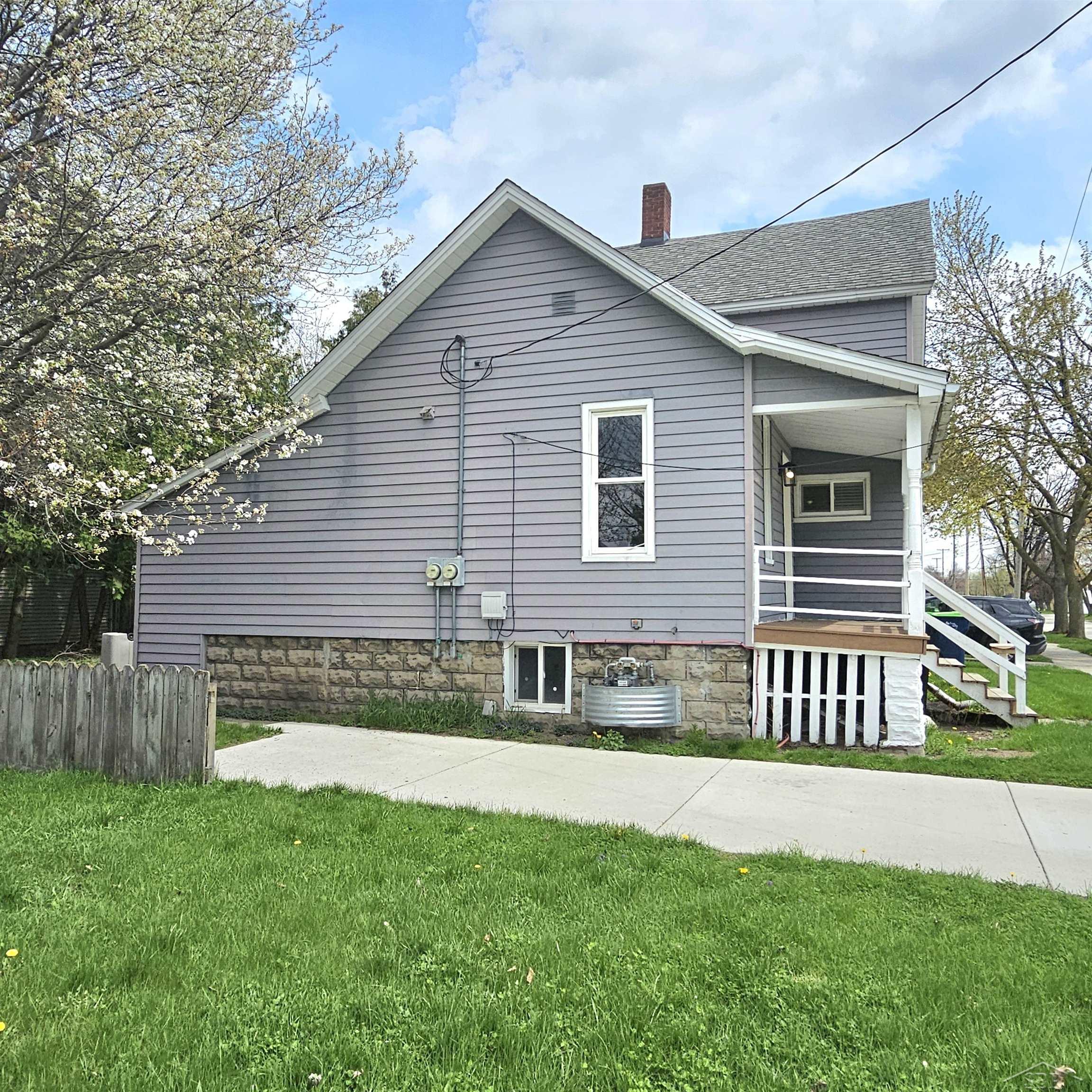 1307 18th Street Bay City, MI 48708 - Photo 2 of 19