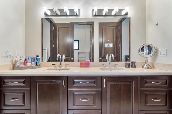 $3,790,000 | 18825 North Bay Road, Sunny Isles Beach, FL 33160
