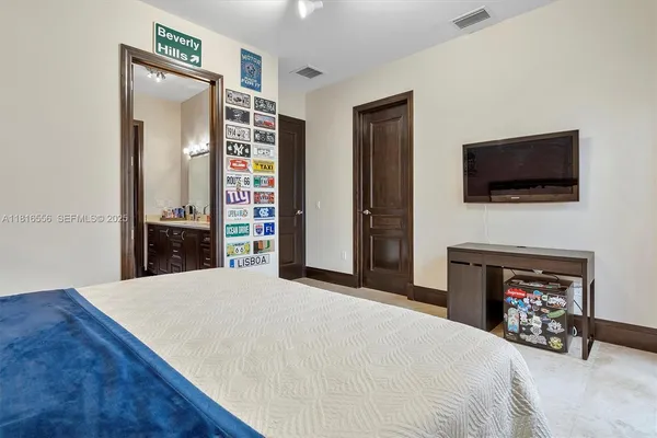 $3,790,000 | 18825 North Bay Road, Sunny Isles Beach, FL 33160
