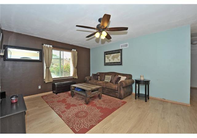 13528 Carriage Road Poway, CA 92064 - Photo 5 of 22