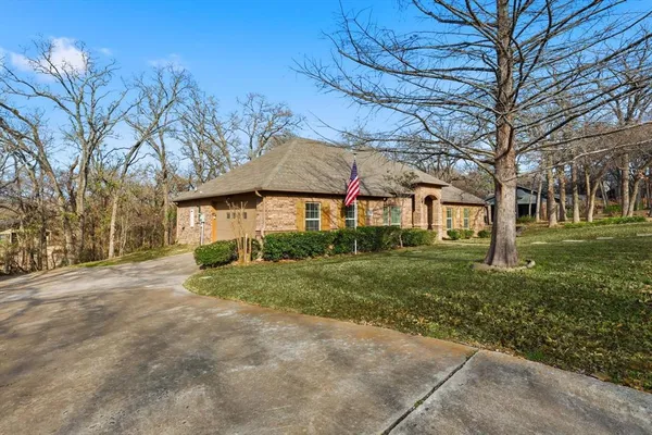 $489,900 | 204 Trailwood Drive, Euless, TX 76039