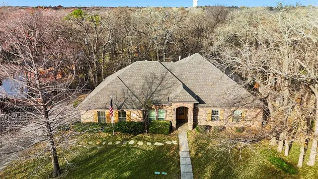 $499,900 | 204 Trailwood Drive, Euless, TX 76039