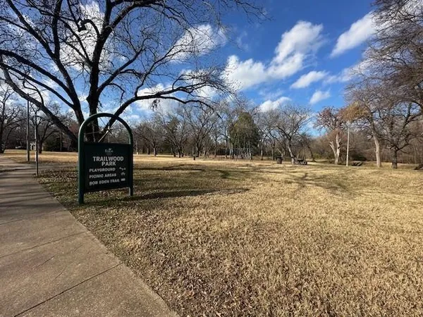 $489,900 | 204 Trailwood Drive, Euless, TX 76039