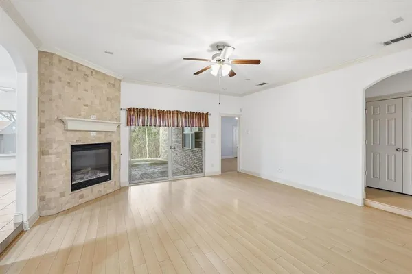 $489,900 | 204 Trailwood Drive, Euless, TX 76039