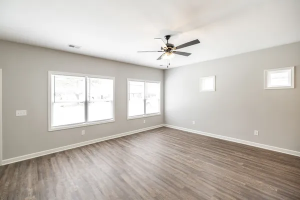 $499,500 | 103 Portland Boulevard, Portland, TN 37148