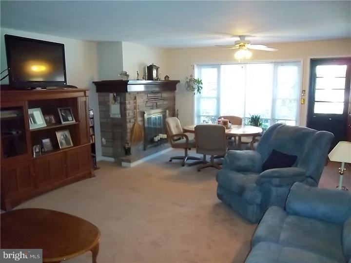 1012 Susan Road Philadelphia, PA 19115 - Photo 12 of 25