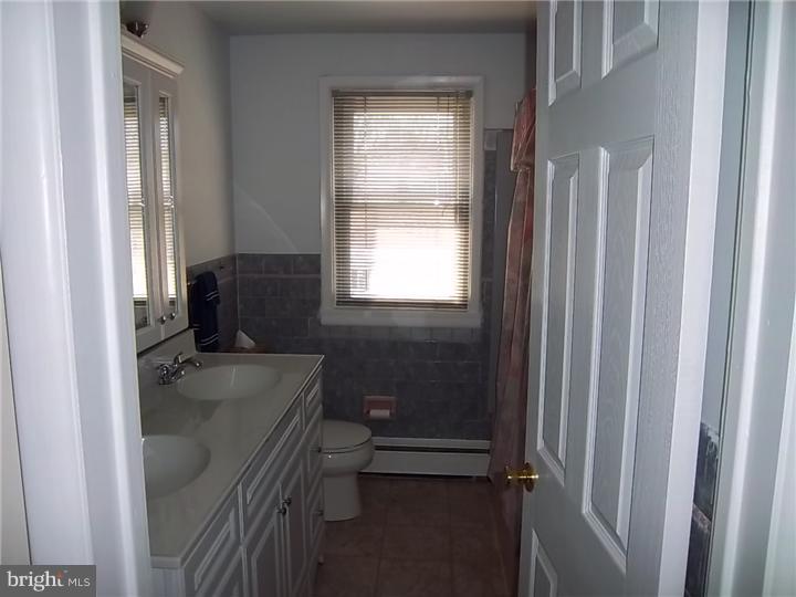 1012 Susan Road Philadelphia, PA 19115 - Photo 24 of 25 Bathroom