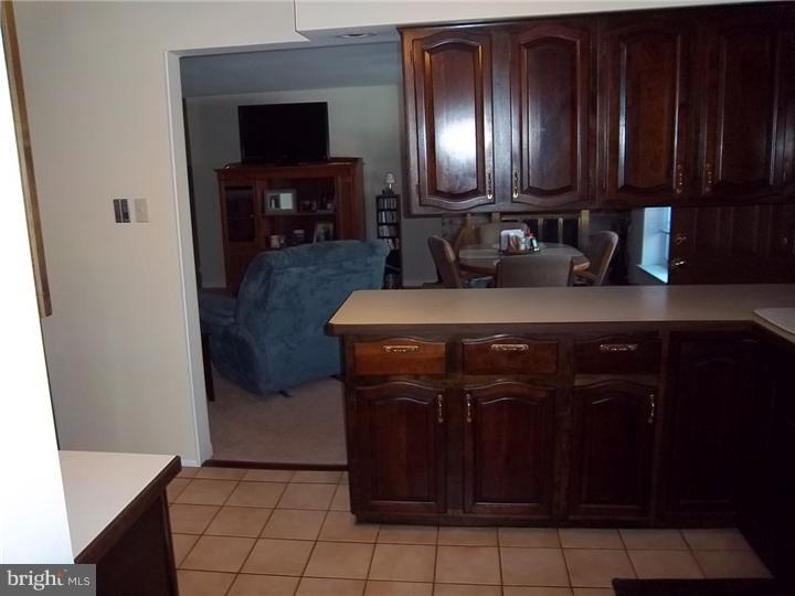 1012 Susan Road Philadelphia, PA 19115 - Photo 9 of 25 Kitchen
