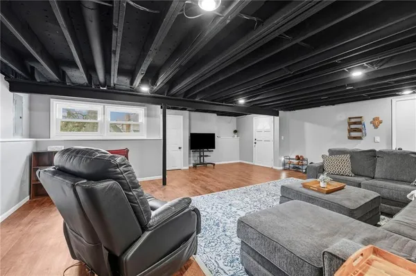 $410,000 | 10014 Rosehill Road, Lenexa, KS 66215