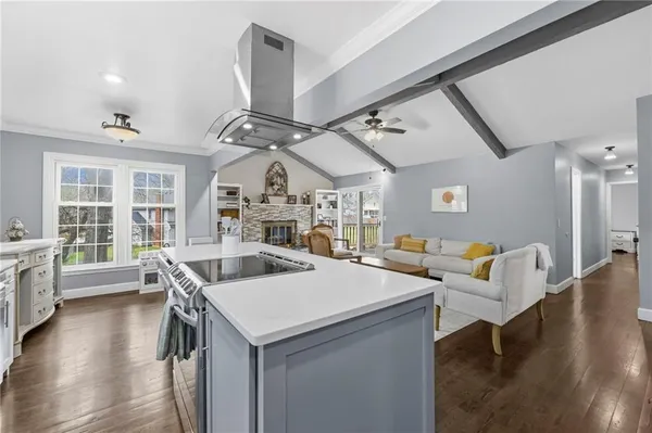 $410,000 | 10014 Rosehill Road, Lenexa, KS 66215