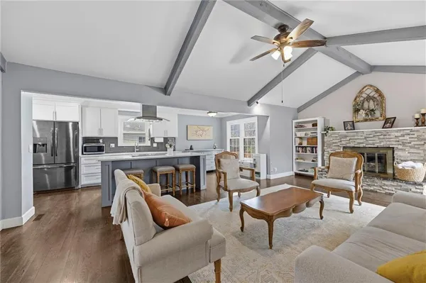 $410,000 | 10014 Rosehill Road, Lenexa, KS 66215