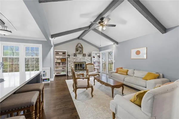 $410,000 | 10014 Rosehill Road, Lenexa, KS 66215