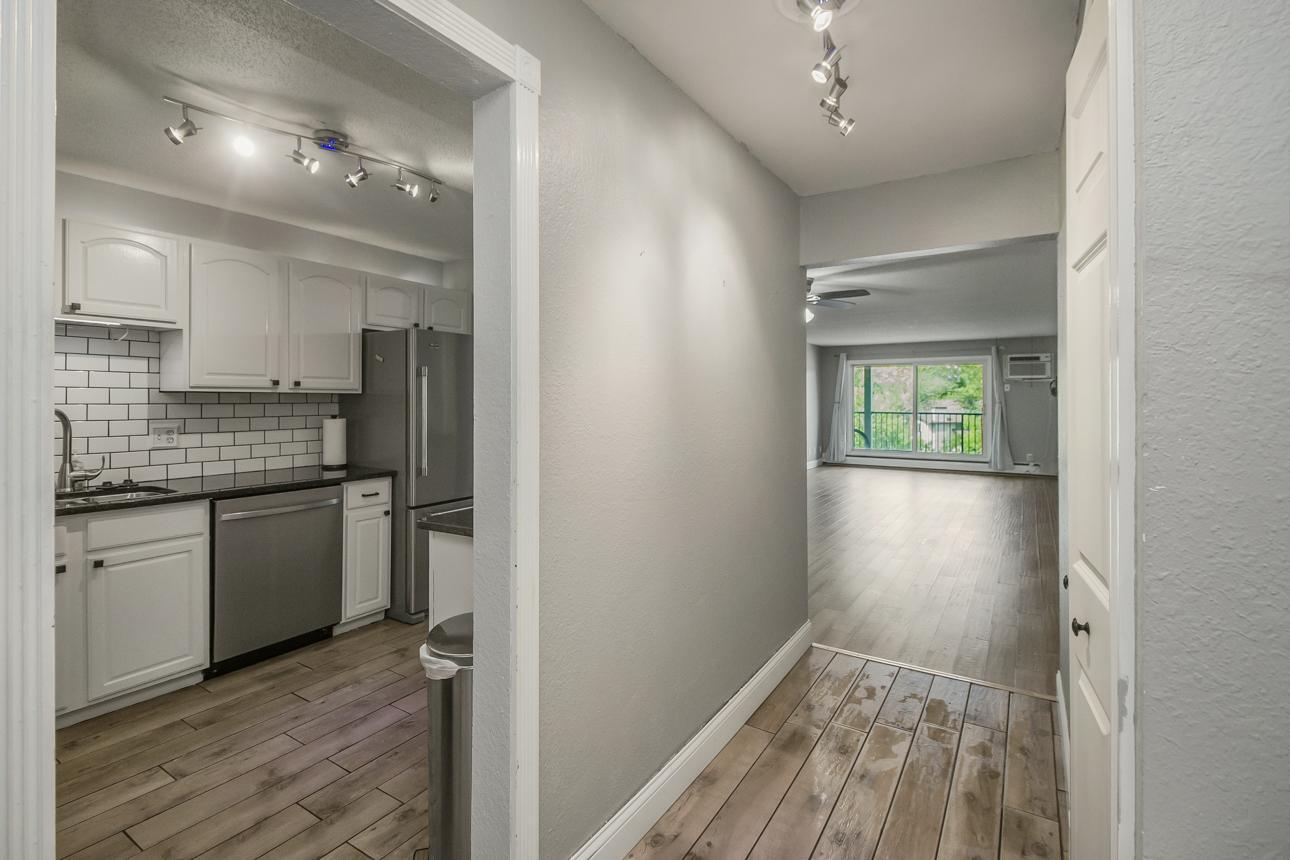 1700 Four Oaks Road, Unit 219 Eagan, MN 55121 - Photo 3 of 35
