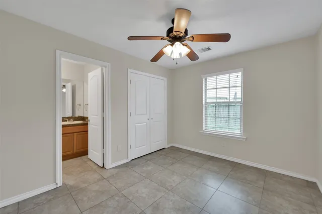 $1,350 | 163 South Bend Court, Unit B, Willis, TX 77378