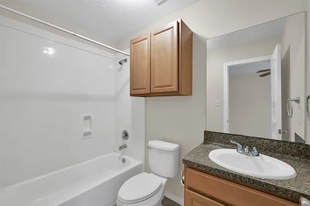 $1,350 | 163 South Bend Court, Unit B, Willis, TX 77378
