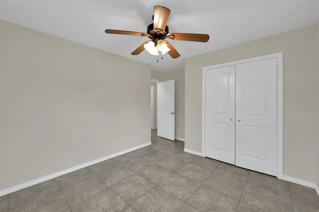 $1,350 | 163 South Bend Court, Unit B, Willis, TX 77378