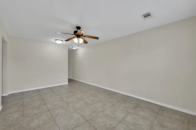 $1,350 | 163 South Bend Court, Unit B, Willis, TX 77378