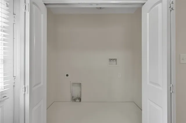 $1,350 | 163 South Bend Court, Unit B, Willis, TX 77378